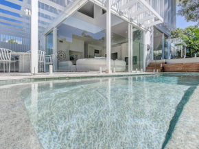 Luxury Mermaid Waters Holiday Home